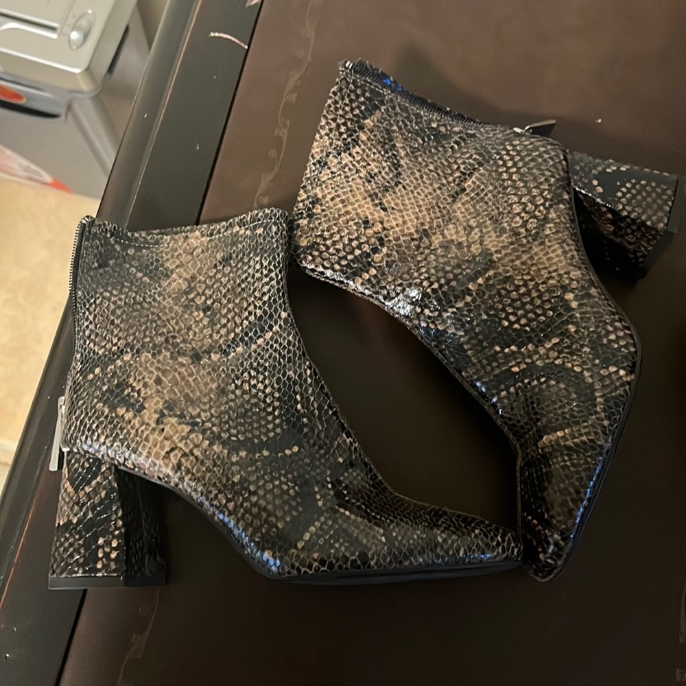 Zara booties size 6.5